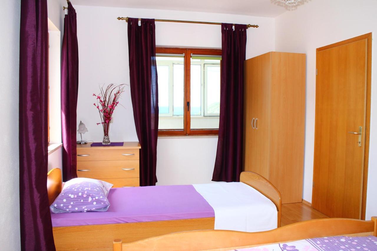 Apartment Teraferma Komiža Esterno foto